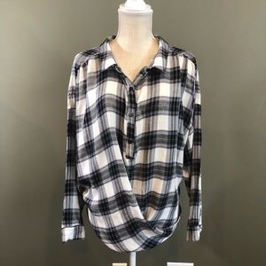 Crescent Plaid Cross Flouse Hem Top Size 3X